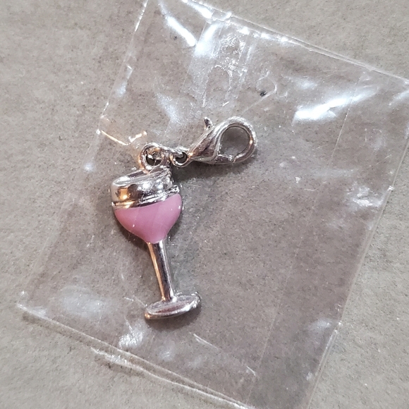 Effy wine glass 🍷 charm - Picture 1 of 2